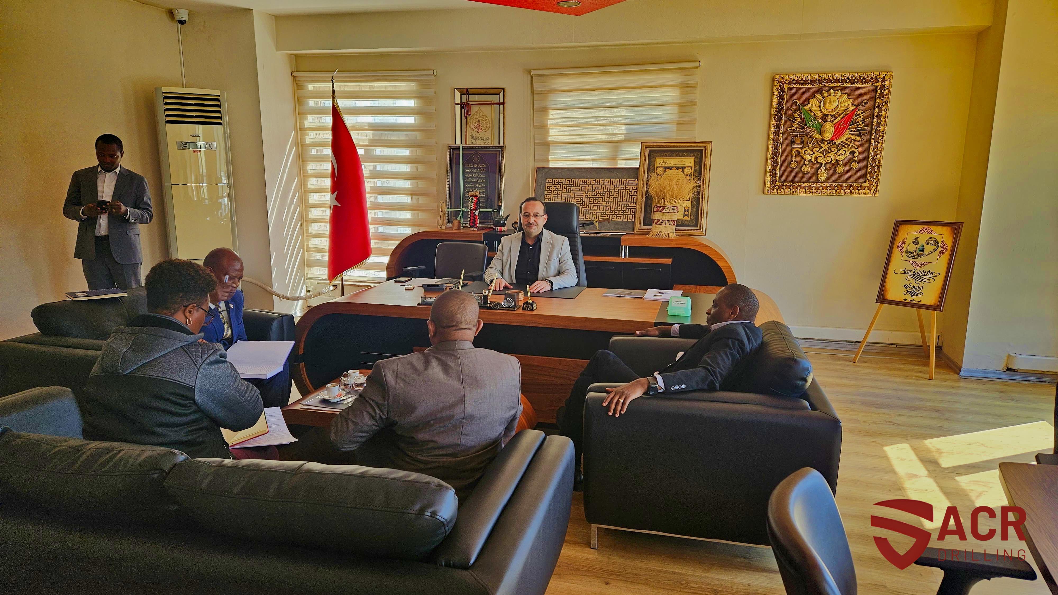 Visita oficial de la delegación de Burundi a ACR Drilling y entrega de maquinaria 